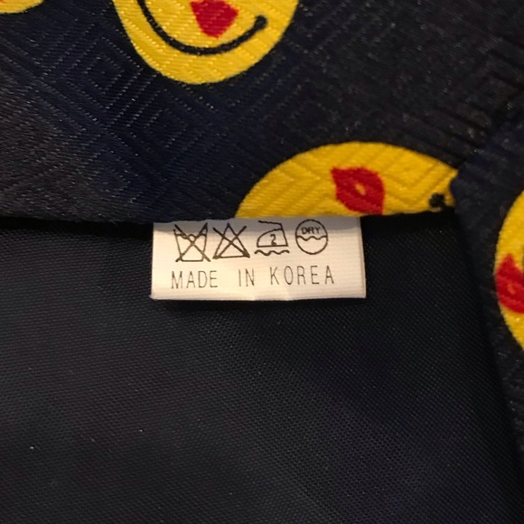 Brand: Deborah handmade Smiley Face Tie made in Korea 100% Polyester - Picture 4 of 10